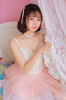 大炕诱女初尝云雨